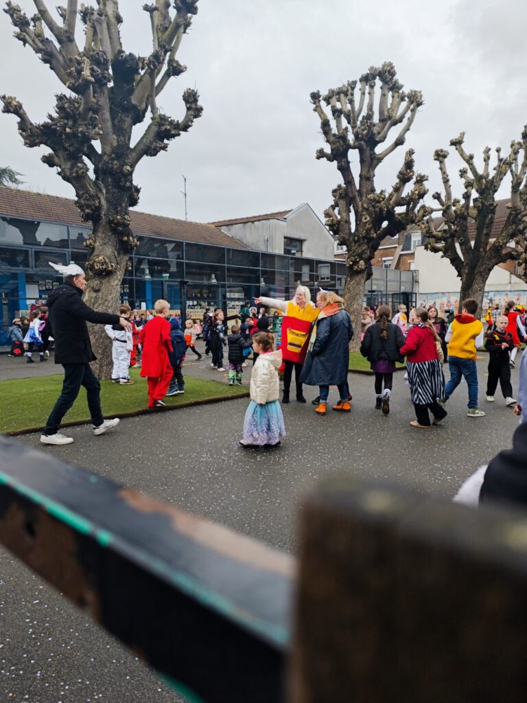 Professeurs en costume du carnaval